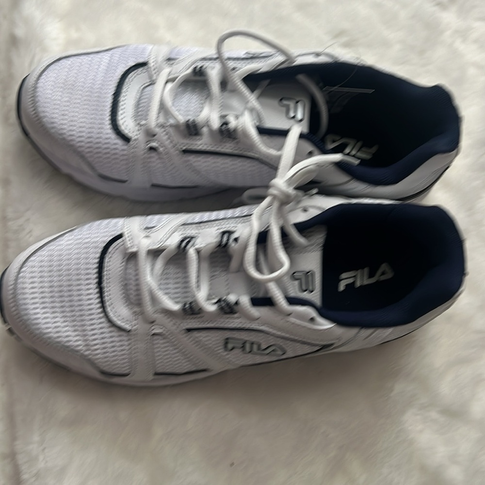 Men’s Fila sneakers - Picture 3 of 8